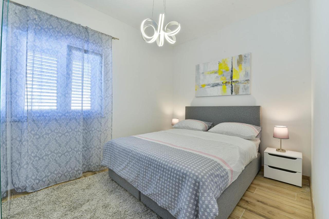 Family Friendly Apartments With A Swimming Pool Zadar - 18098 מראה חיצוני תמונה