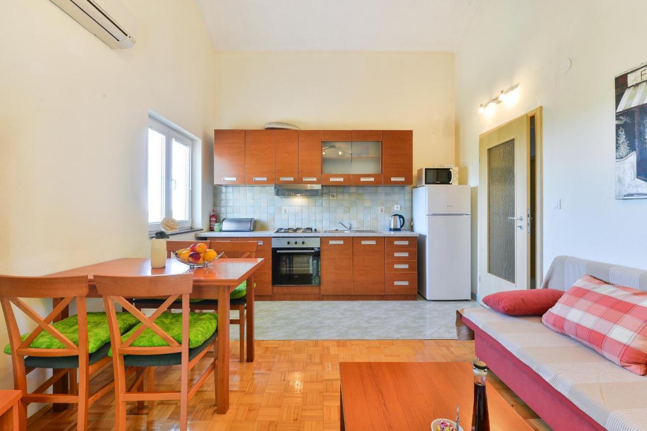 Family Friendly Apartments With A Swimming Pool Zadar - 18098 מראה חיצוני תמונה