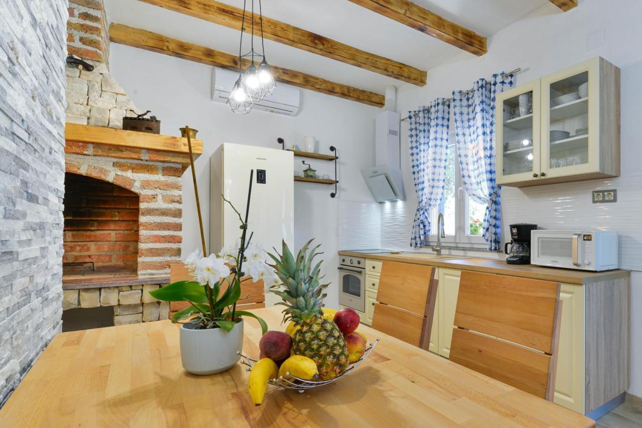Family Friendly Apartments With A Swimming Pool Zadar - 18098 מראה חיצוני תמונה